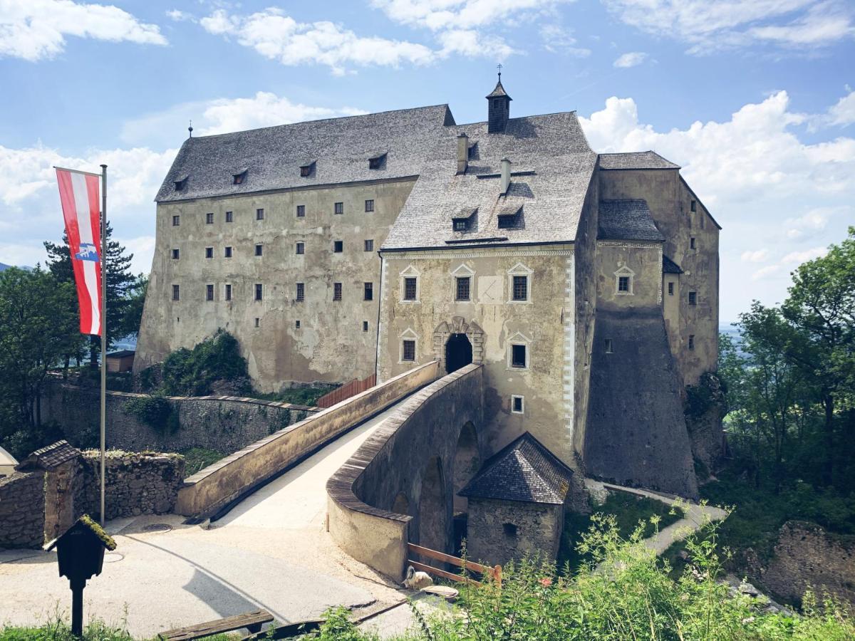 Отель Burg Altpernstein Micheldorf in Oberosterreich Экстерьер фото