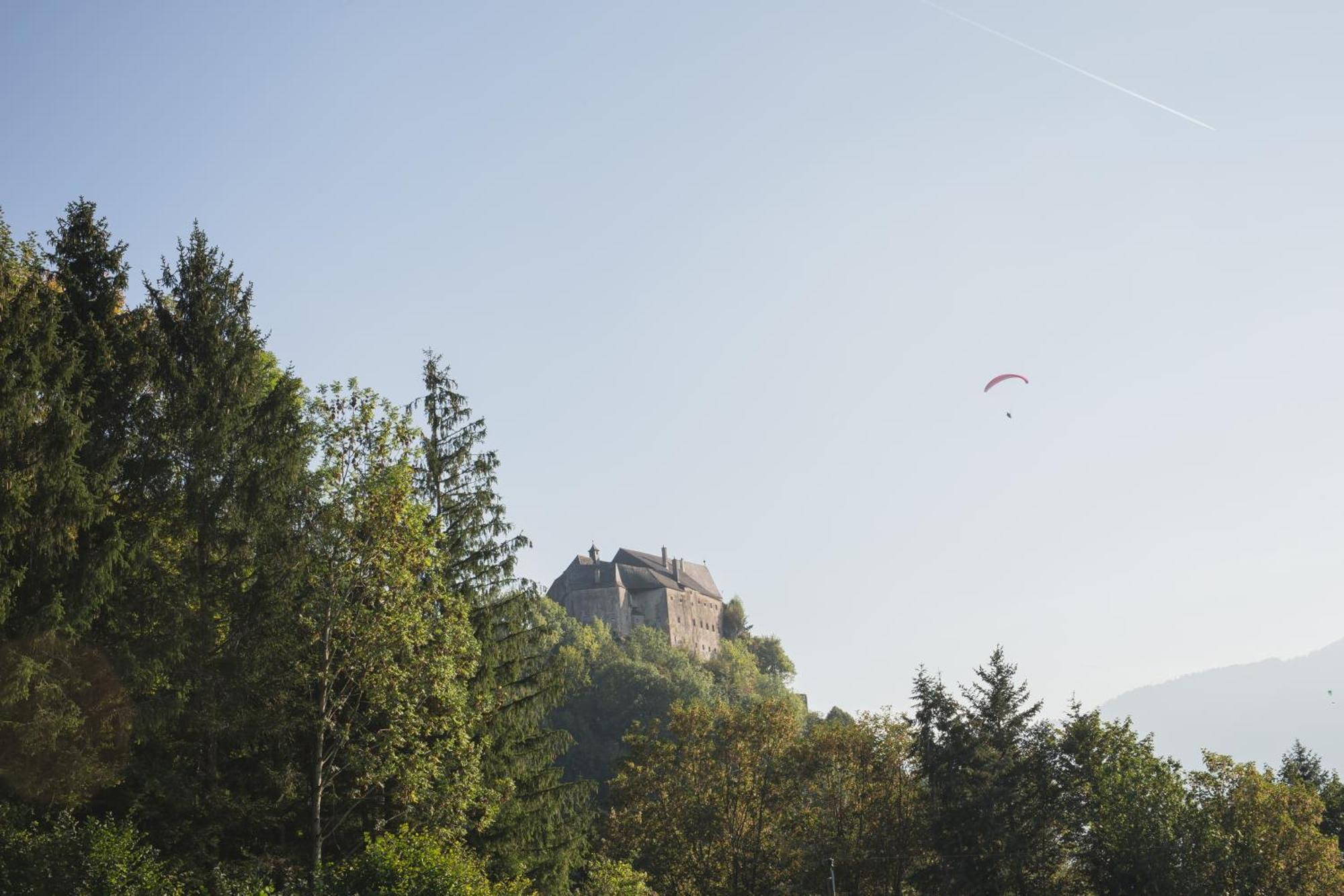 Отель Burg Altpernstein Micheldorf in Oberosterreich Экстерьер фото