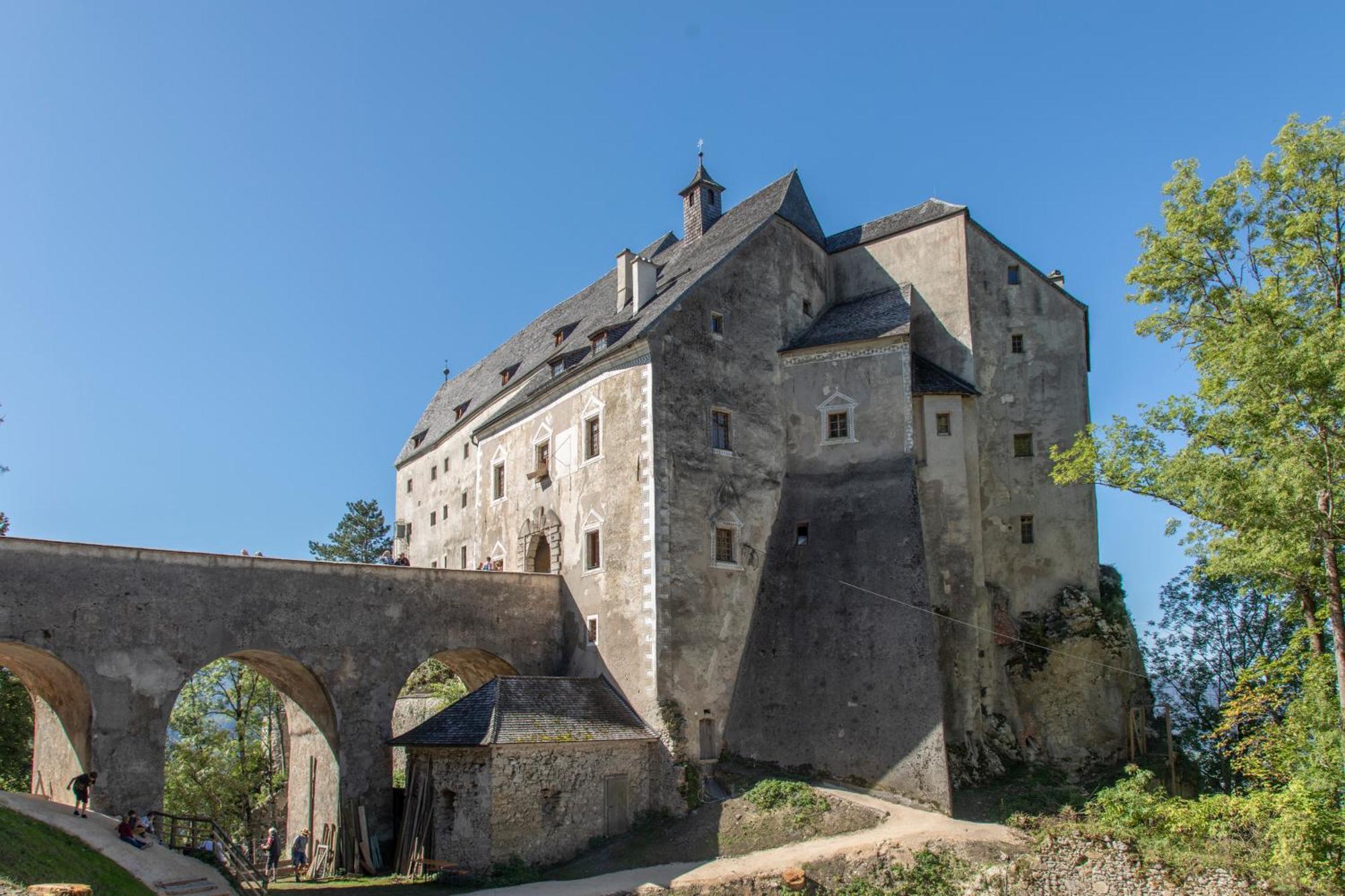 Отель Burg Altpernstein Micheldorf in Oberosterreich Экстерьер фото
