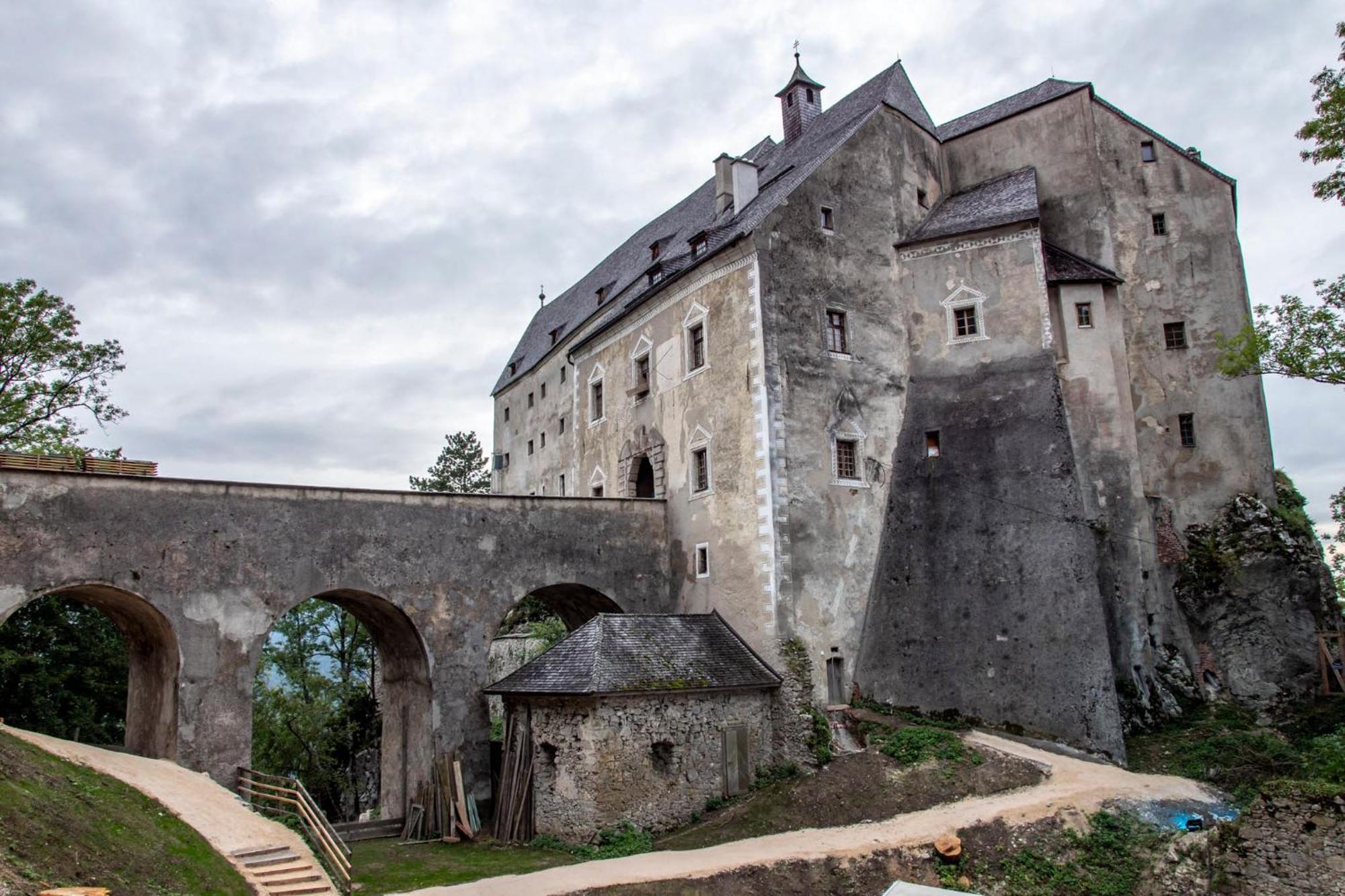 Отель Burg Altpernstein Micheldorf in Oberosterreich Экстерьер фото