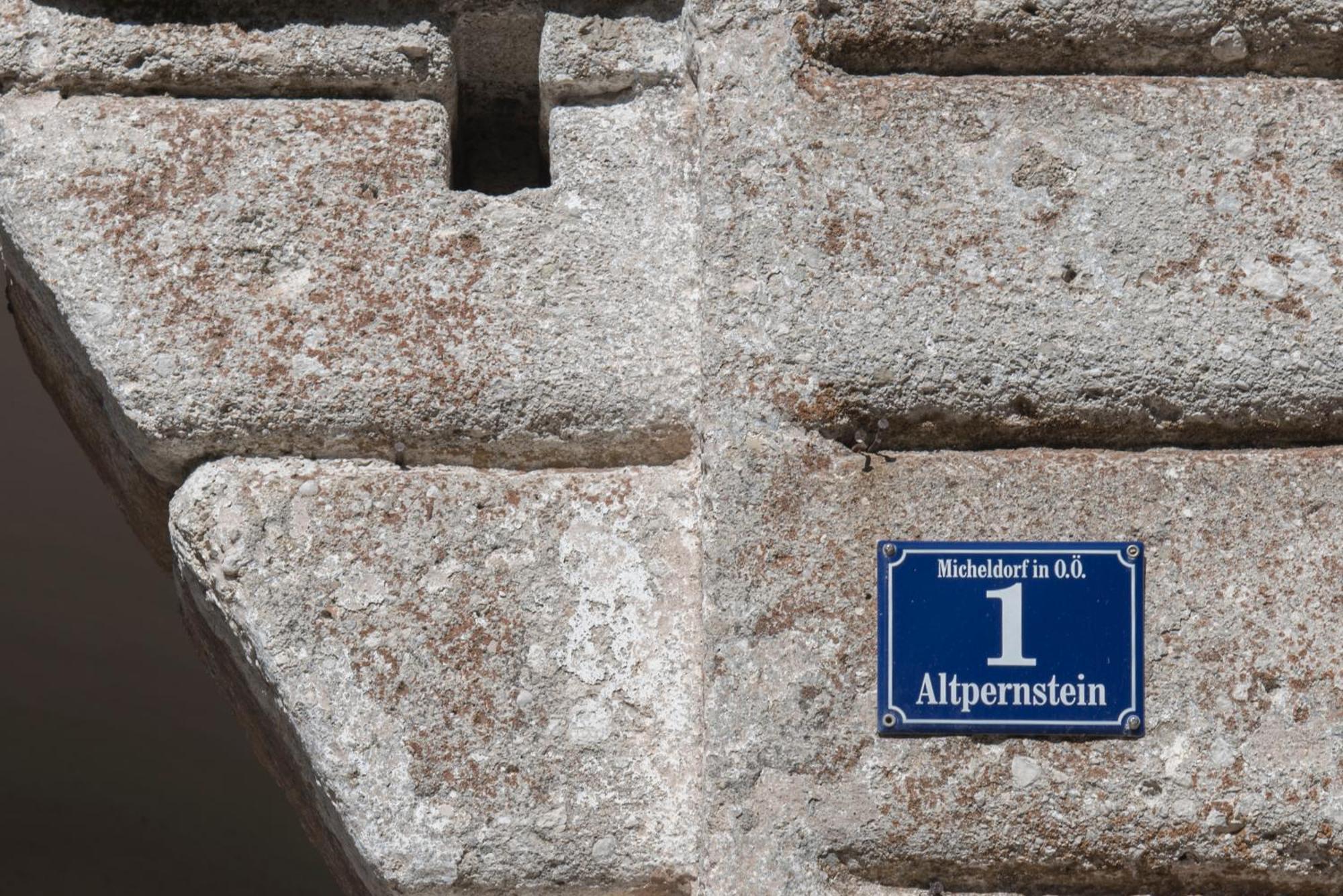 Отель Burg Altpernstein Micheldorf in Oberosterreich Экстерьер фото