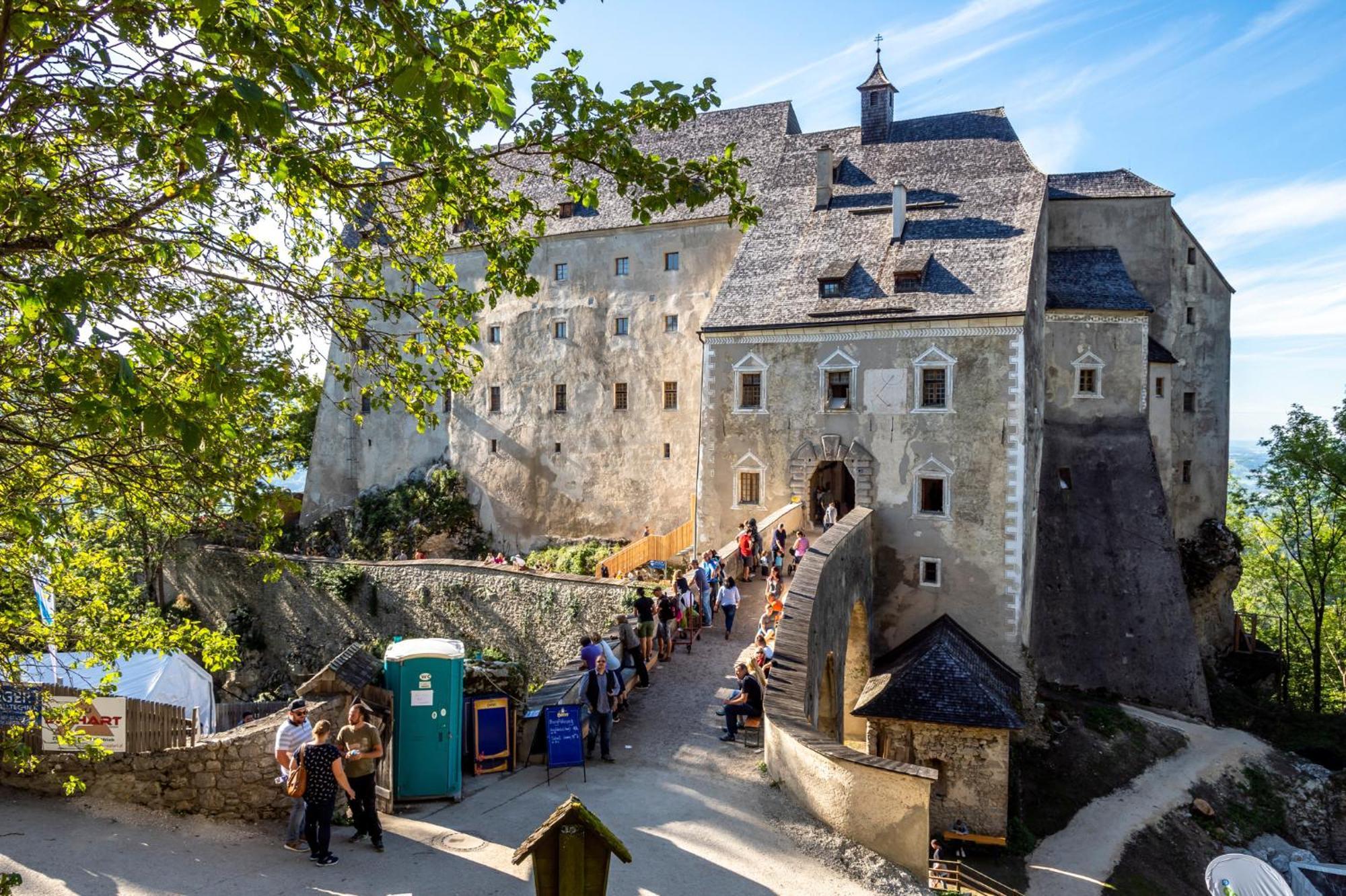 Отель Burg Altpernstein Micheldorf in Oberosterreich Экстерьер фото