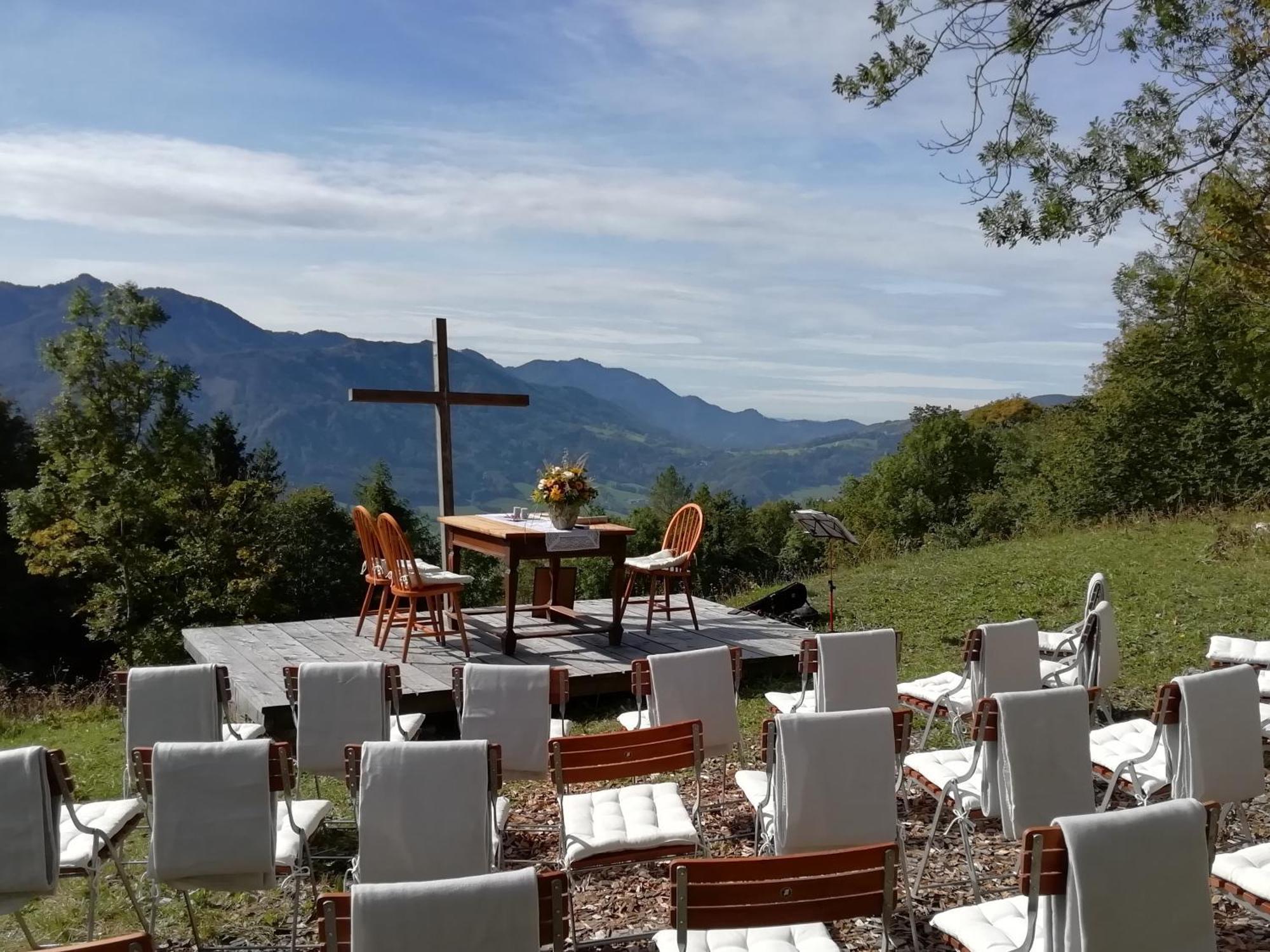 Отель Burg Altpernstein Micheldorf in Oberosterreich Экстерьер фото