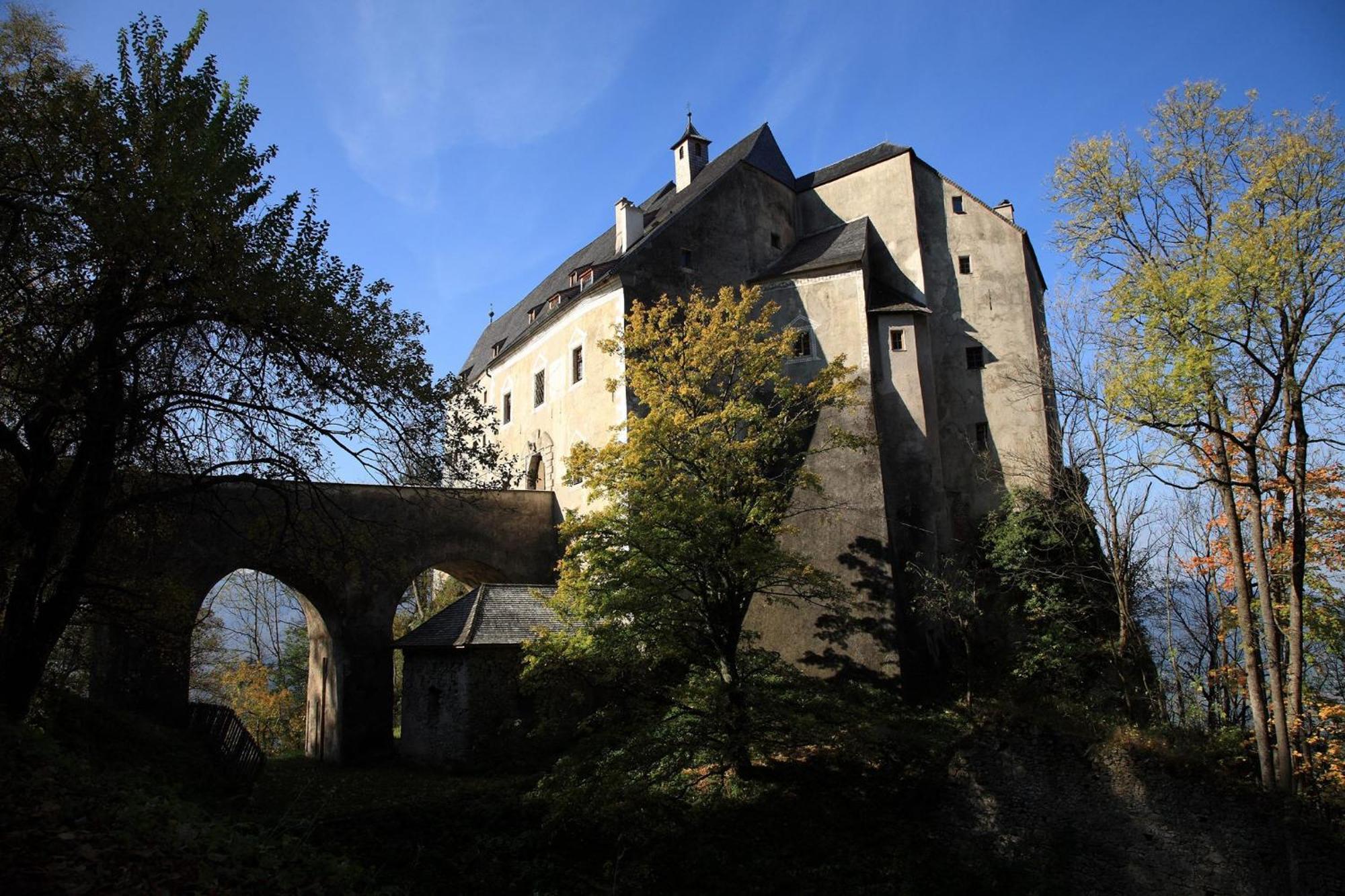 Отель Burg Altpernstein Micheldorf in Oberosterreich Экстерьер фото